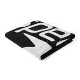 Speedo Logo towel - Black/White | Allens Of Kingsbury