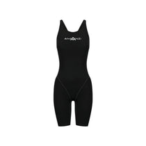Kneesuits
