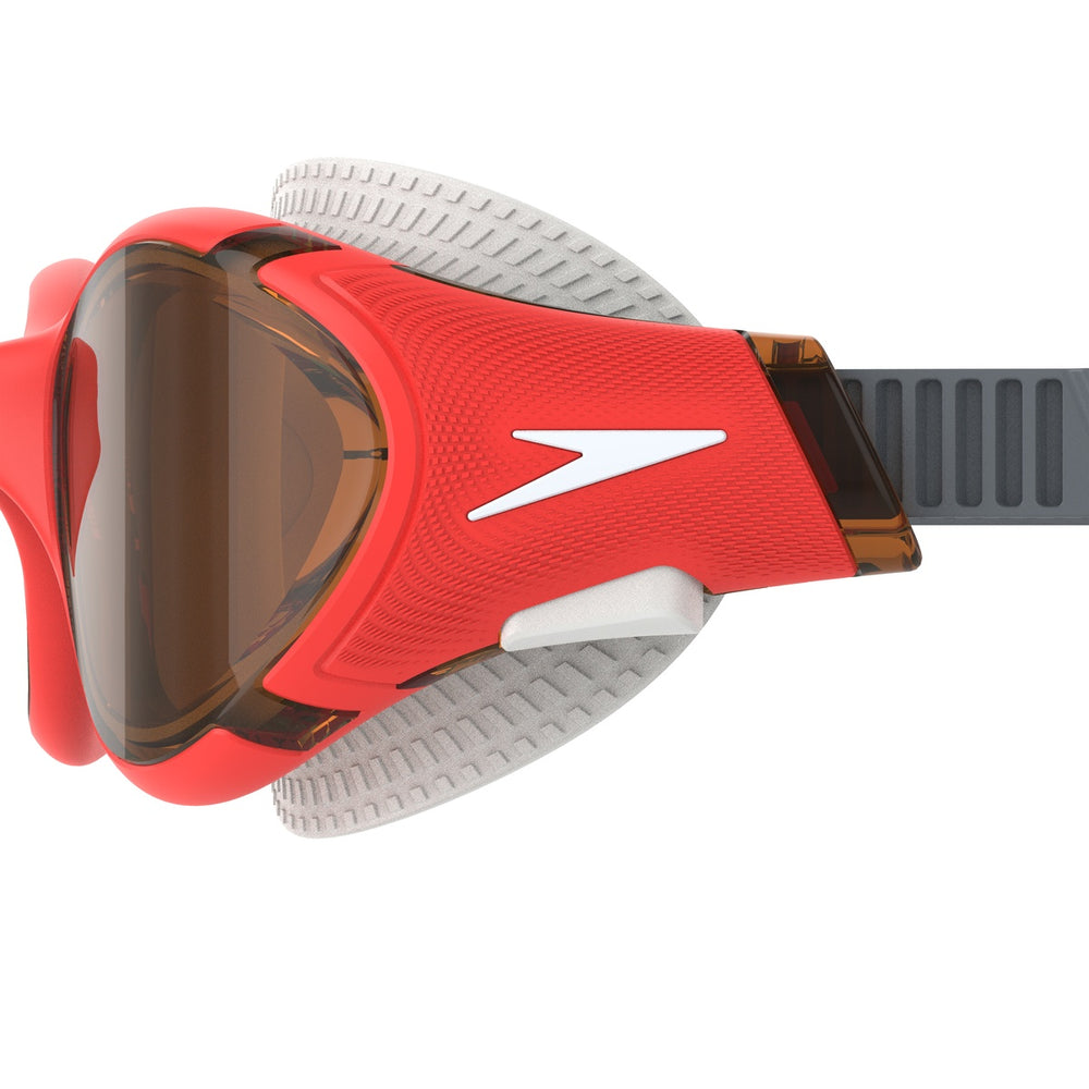 Speedo Biofuse 2.0 Heat Amber swimming goggles with adjustable strap and clear lens for comfortable underwater vision.