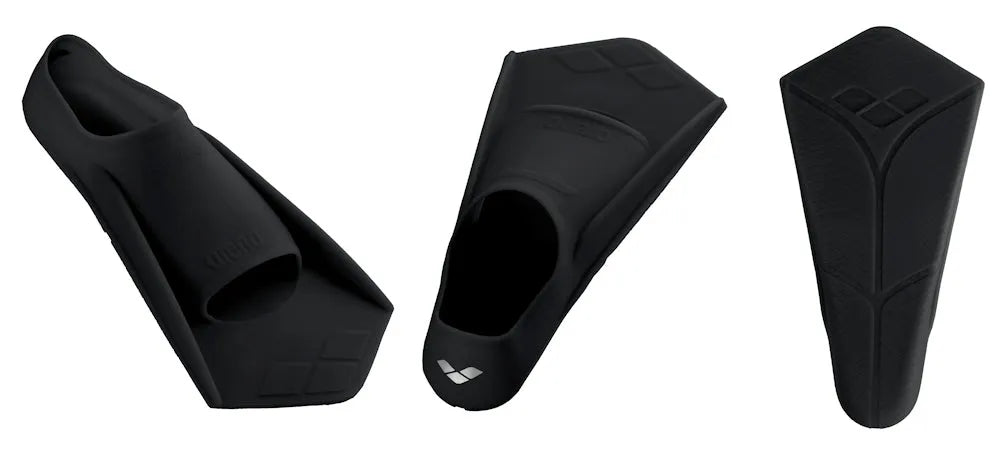 Black Arena Power Fin for swimming, featuring a sleek design and adjustable strap for optimal performance.