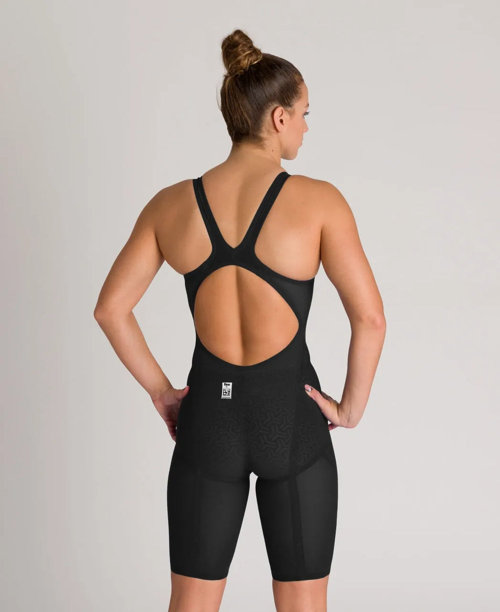 Black Arena Women's Carbon Glide Kneesuit for women, featuring sleek design and durable fabric for swimming performance.