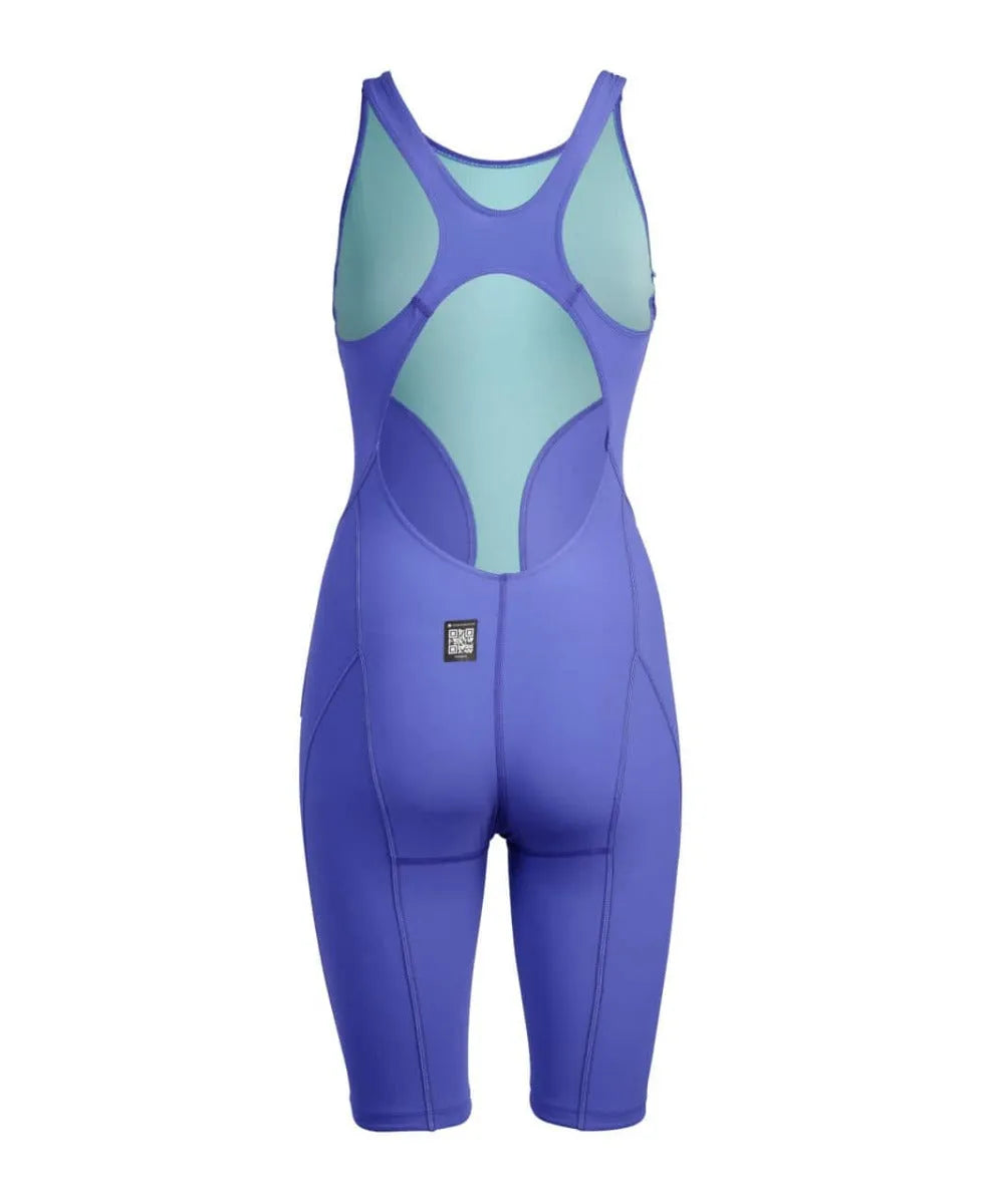 Arena Women's Powerskin Impulso Openback Kneesuit, Future Dusk, sleek black and blue design, close-up of the open back and textured fabric.