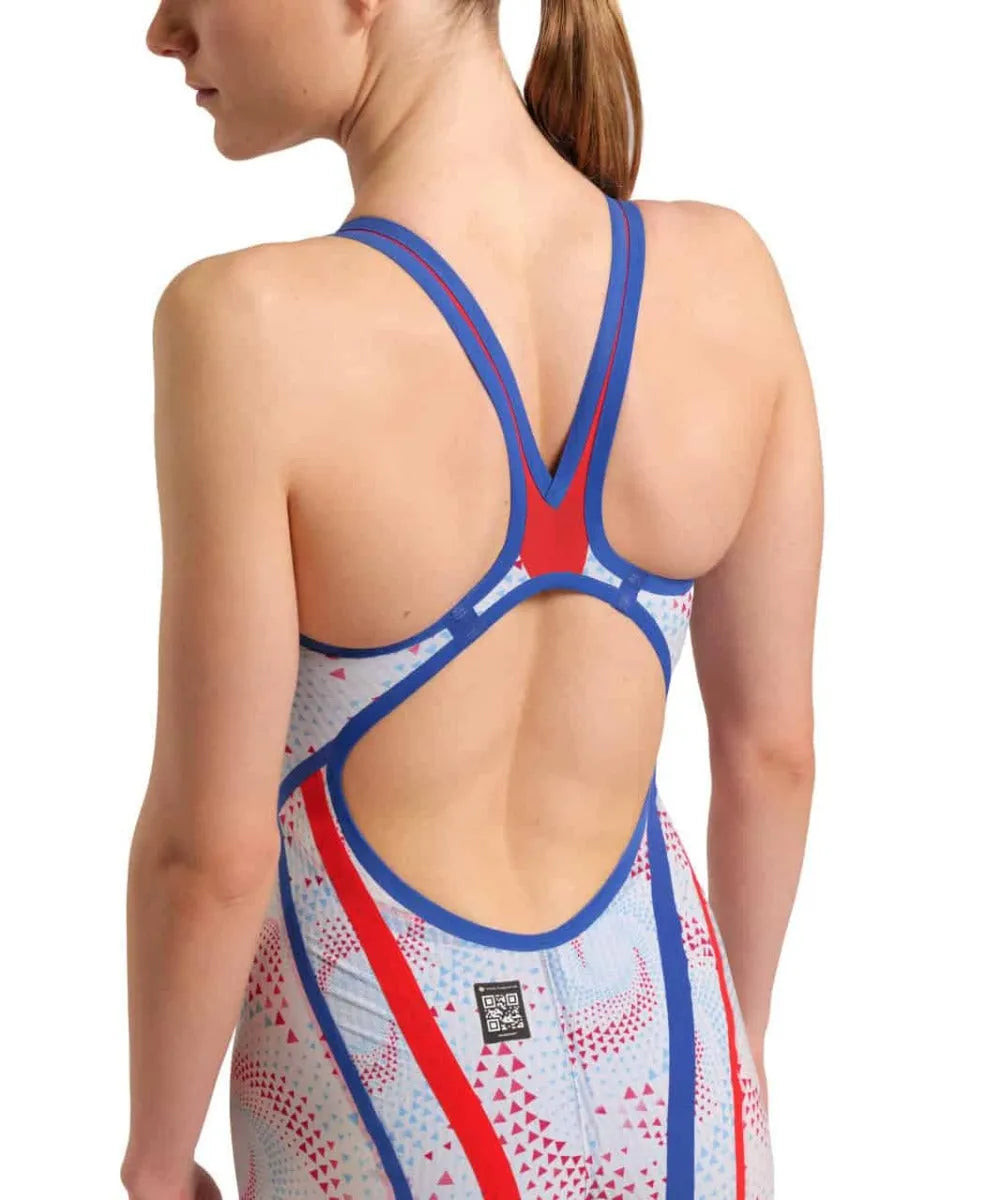 Arena Women's Powerskin Primo Kneesuit Ltd Edition Fireflow, close-up of the sleek, form-fitting competitive swim kneesuit.