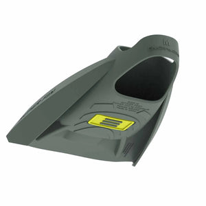 Green Speedo DMC Super Fins for swimming, showcasing lightweight design and adjustable straps on a neutral background.